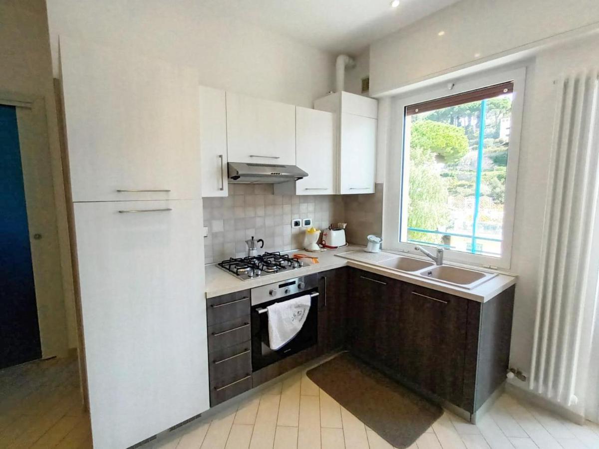 Appartamento Con Stupenda Vista Mare Zona Bristol Rapallo Bagian luar foto