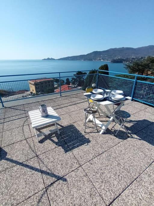 Appartamento Con Stupenda Vista Mare Zona Bristol Rapallo Bagian luar foto