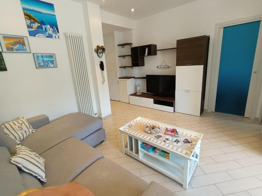 Appartamento Con Stupenda Vista Mare Zona Bristol Rapallo Bagian luar foto