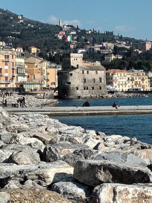 Appartamento Con Stupenda Vista Mare Zona Bristol Rapallo Bagian luar foto